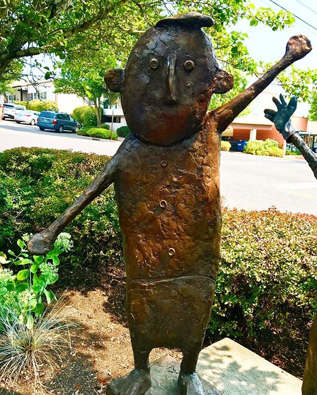 SunImpressions's tweet photo. Love this art! I found this happy chap in Lake Oswego, Oregon. A small city tucked into the hills, surrounding a beautiful lake, just outside of Portland..#lakeoswego #oregoncities #artinoregon #oregonart
#bestoforegon #northwestisbest #pnwisbest #oregonnw #bestofnorthwest #pnw… https://t.co/Cd9sJj4BNh