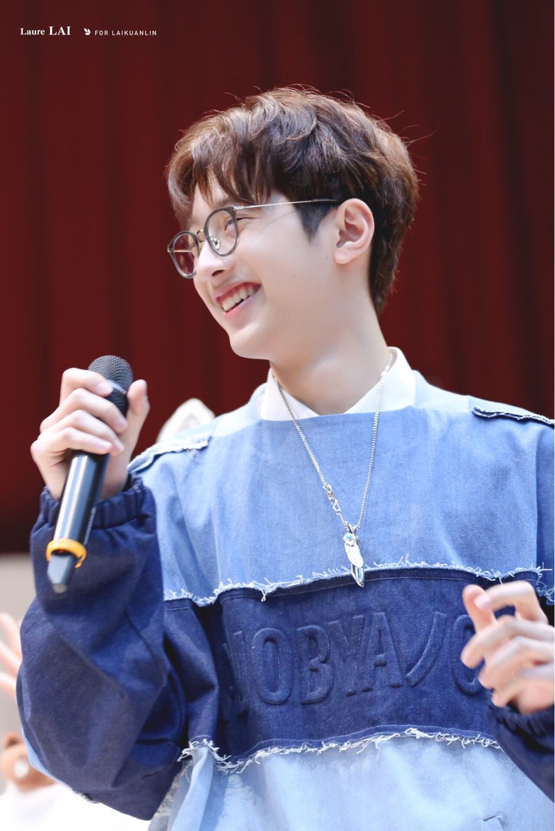 LaureLai0923's tweet photo. #赖冠霖 #라이관린
#워너원 #WANNAONE 
20170813
比月饼更甜的是我们冠霖呀😆 https://t.co/HBvO5tB4Wm