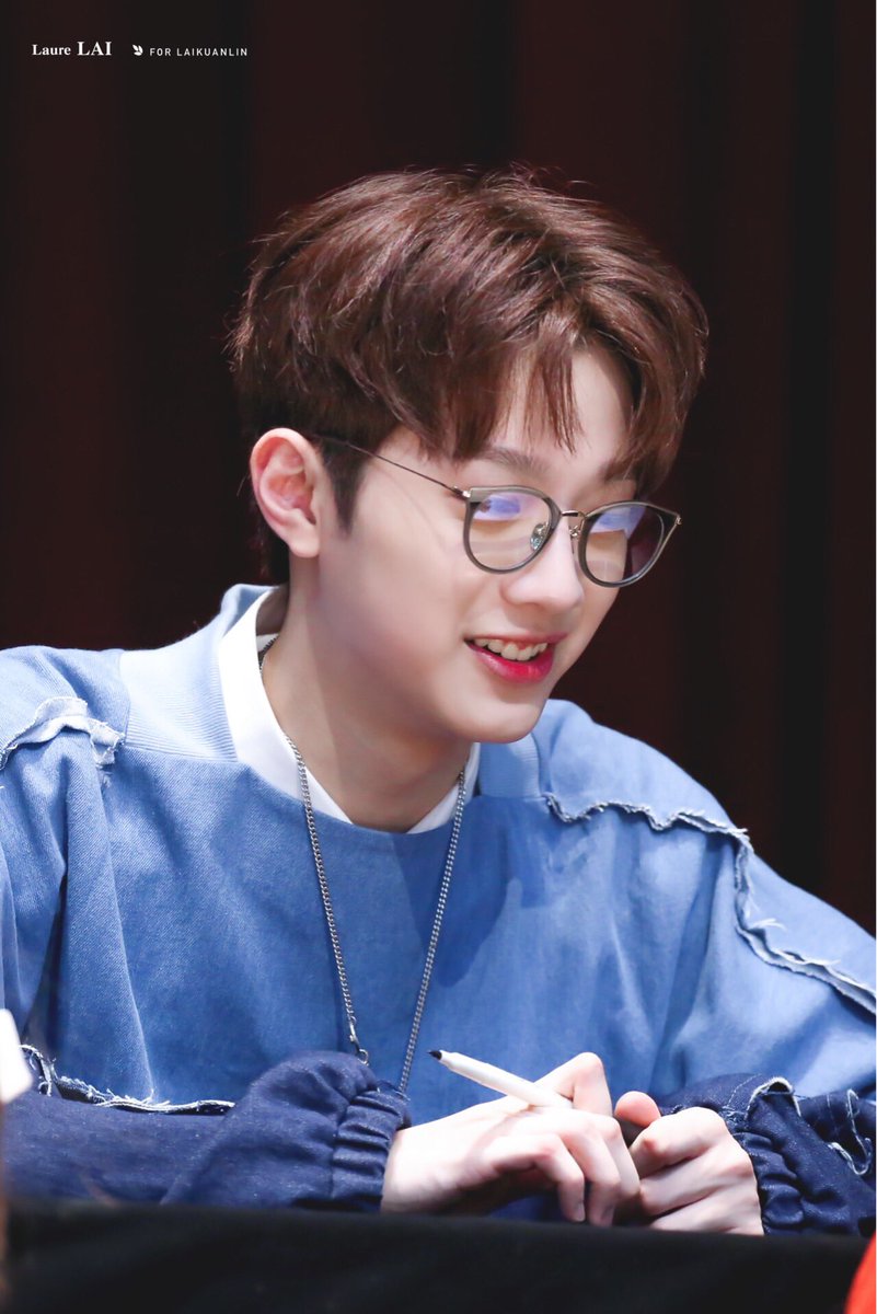 LaureLai0923's tweet photo. #赖冠霖 #라이관린
#워너원 #WANNAONE 
20170813
比月饼更甜的是我们冠霖呀😆 https://t.co/HBvO5tB4Wm