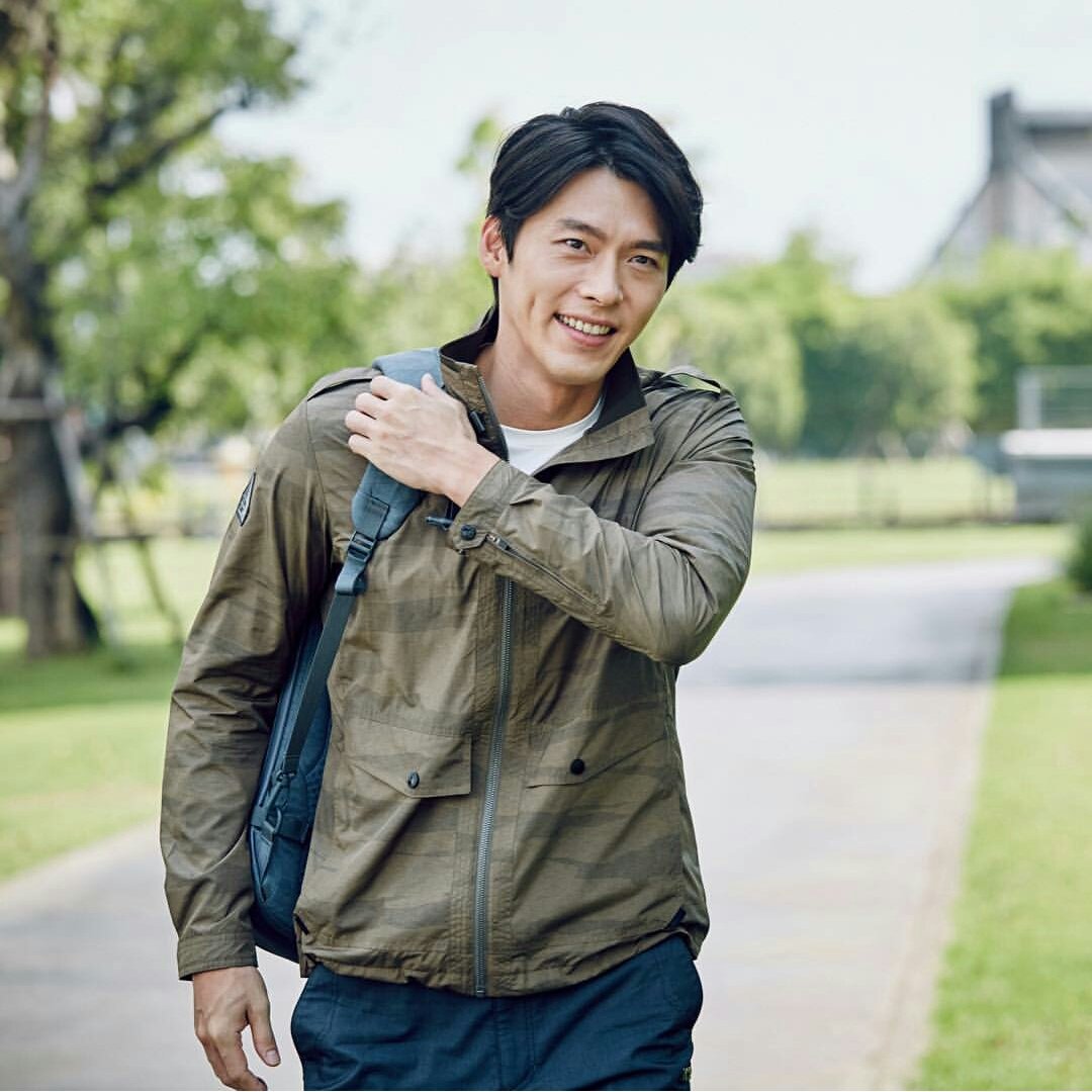 Happy Birthday Hyun Bin Sayang...
Mau kemana kita?

*elus2 perut, kalau anaknya cowo mirip kamu ah.. 