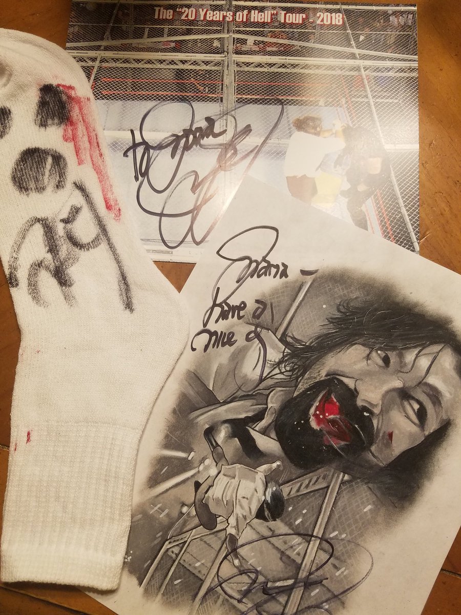 maria_tattoo13's tweet photo. Awesome time tonight at @RealMickFoley's #20YearsofHell tour! Mick is one of the nicest guys ever! Thank You for a great night!🔥 #HIAC #HellInACell #MankindvsUndertaker https://t.co/KQhr7Qaoa7