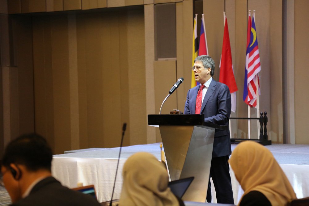 AusAmbBKK's tweet photo. Australia partners with ASEAN to help over 12,000 #criminal #justice officials with their work to improve the procedures for the investigation, prosecution &amp; adjudication of #HumanTrafficking cases through the Asia-Australia Program to Combat Trafficking in Persons #AAPTIP https://t.co/lf4aRzBps0
