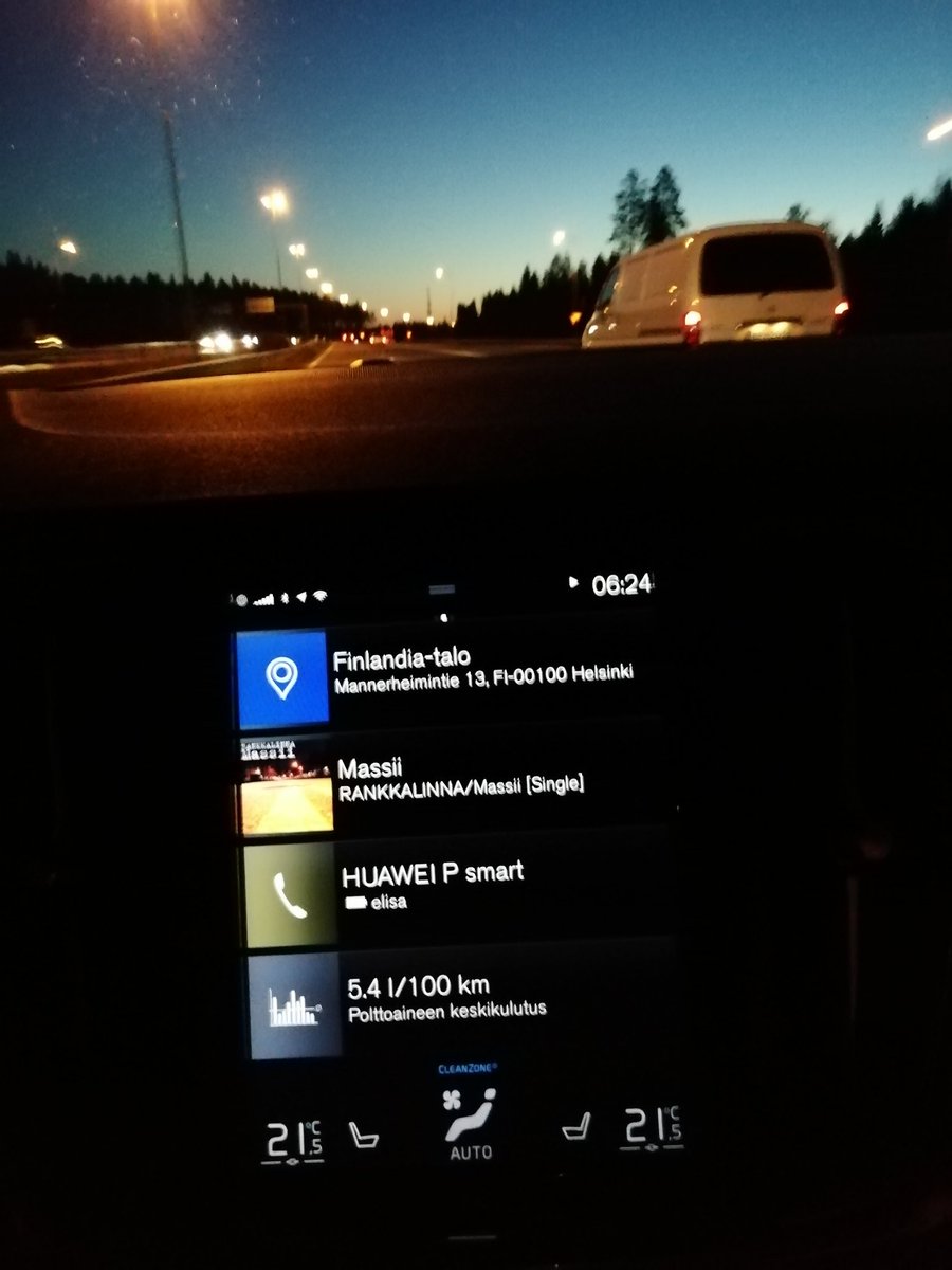 Syytä olla ajoissa kun on #ässäpäivä! #mattilabros  #vapaapossu #herkälläkorvalla