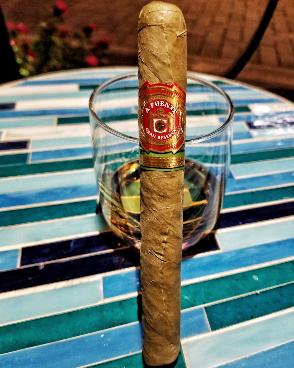 Cigars, Live Music and Full Bar
#LaCasaVegas Located in #TivoliVillage
.
.
.
#bestoflasvegas #cigarsclub #vegasbar #vegasvip #cigarians #smokewell #lasvegassweets#summerlinlife #vegaslounge #vegascommunity #cigarlifestyle #vegastime #howtotivoli #dtsummerlin #cigarlover