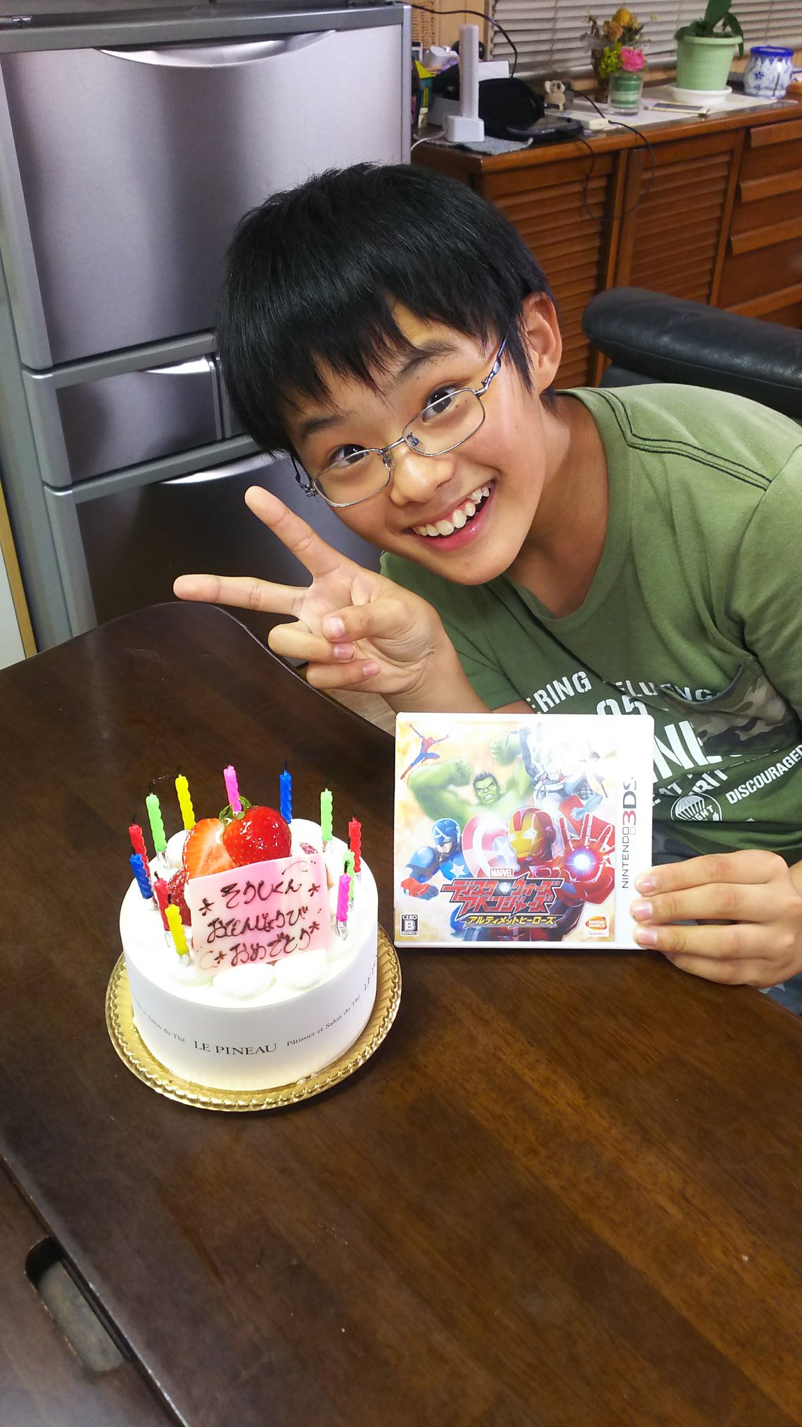 門野 有富 恵子 23日は颯志の12歳の誕生日でした この日はスポッチャ行って プレゼント買いにヤマダ電機 行って 颯志day スポッチャでは私がローラースケートに必死でしたけど ヤマダ電機ではついにmacbook Airを購入 前のは11年使用 あれ 何