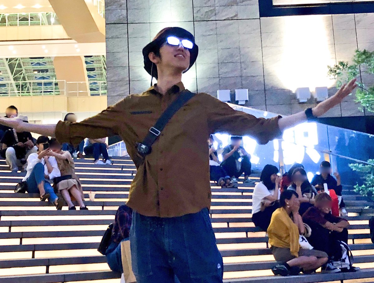 ダイソーのメガネで メガネキャラが企んでる時の光るメガネを作りました 天才か 眩しくないの Togetter ダイソーのメガネで メガネキャラが企んでる時の光るメガネを作りました 天才か 眩しくないの Togetter