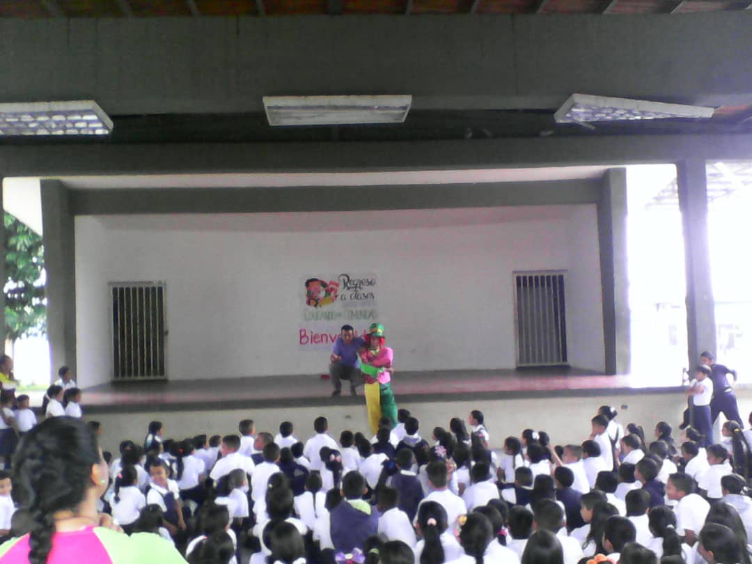 EvelinRosendo1's tweet photo. Barinas, Barinas...gran muchachada en nuestras instituciones @meaat01 #24Sep #EducandoEnComunidad #EducacionDeCalidad @psuvaristobulo @lafuerzadchavez @RosangelaOrozco @NicolasMaduro @MPPEDUCACION https://t.co/xQzE5wqQG2