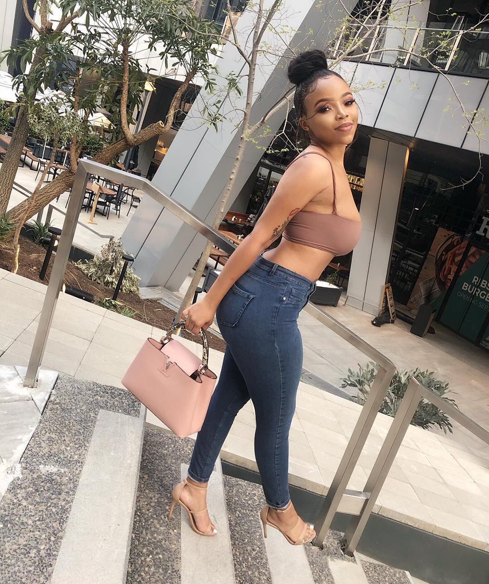FaiithNketsi's tweet photo. 😌😌❤❤ https://t.co/0QyfndbhZJ