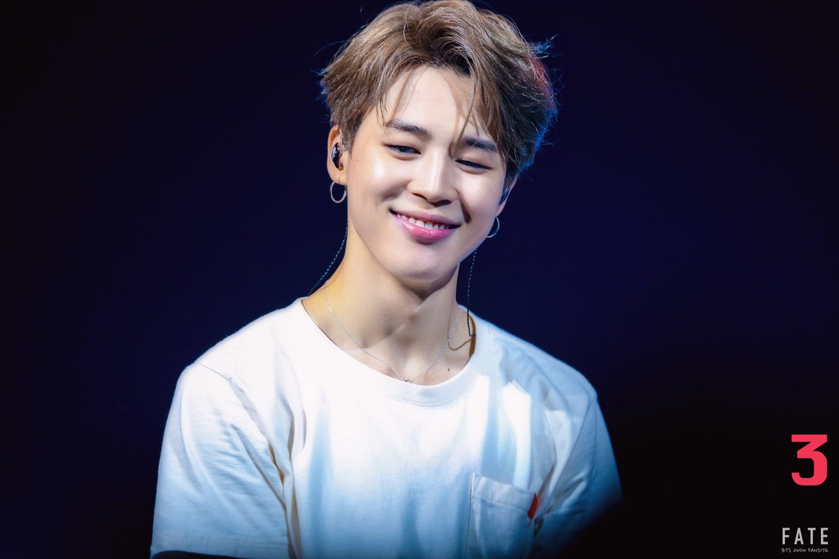 fate_jimin's tweet image. 이번 시즌그리팅은 포토담요 제작 예정인데 무슨 사진으로 하면 제일 예쁠지 투표좀해주세요,, which one is most suitable for making into a blanket? Vote please:&amp;gt;