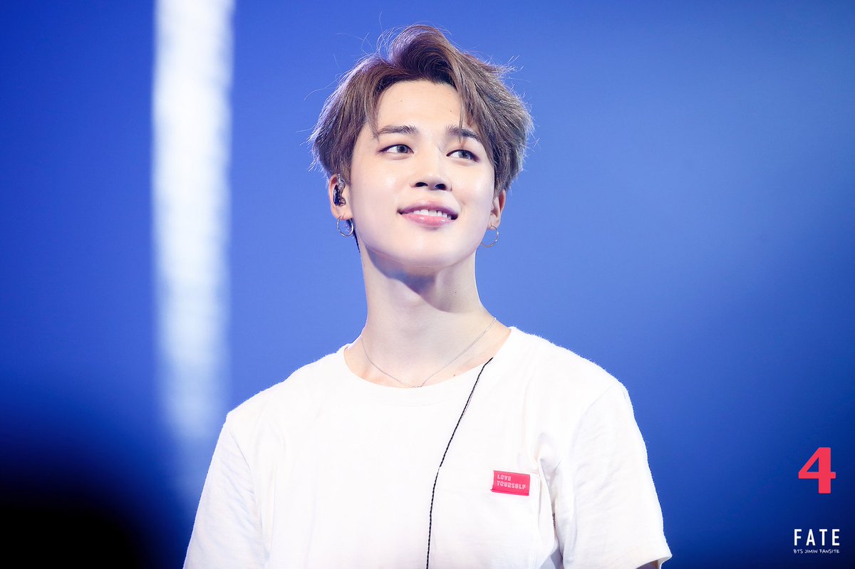 fate_jimin's tweet image. 이번 시즌그리팅은 포토담요 제작 예정인데 무슨 사진으로 하면 제일 예쁠지 투표좀해주세요,, which one is most suitable for making into a blanket? Vote please:&amp;gt;