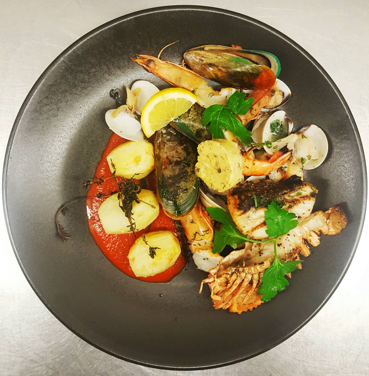 port53echuca's tweet photo. Come check our Echuca's only Creole-Seafood-Bar-Grill this week! With fresh seafood dishes and local steaks with creole inspired roots. #port53echuca #seafood #steaks #southernbbq #creole https://t.co/oiS6dW0P6l