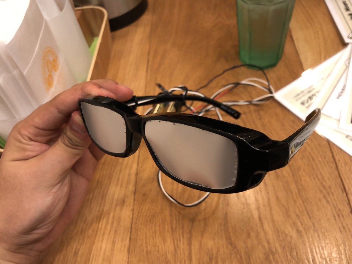 ダイソーのメガネで メガネキャラが企んでる時の光るメガネを作りました 天才か 眩しくないの Togetter ダイソーのメガネで メガネキャラが企んでる時の光るメガネを作りました 天才か 眩しくないの Togetter