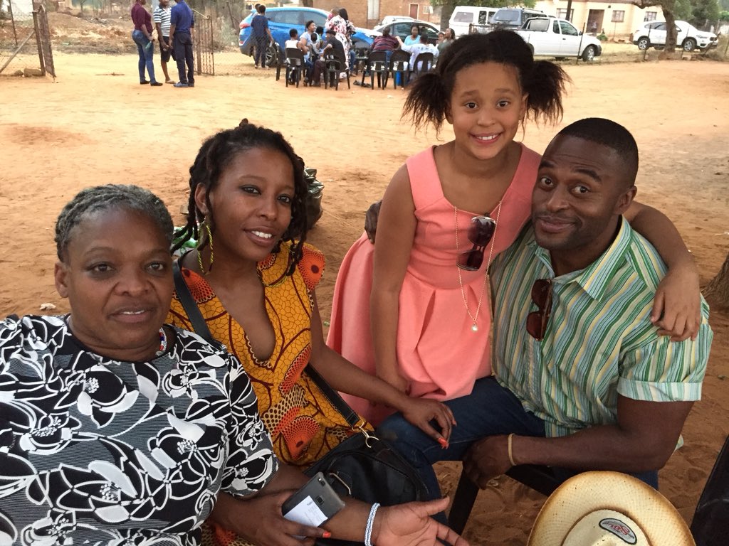 Mutodi's tweet photo. About Heritage Day. My family. Love them very much. With @Phindil68942804 #sililo #neshehe https://t.co/1jfCeLlt0e