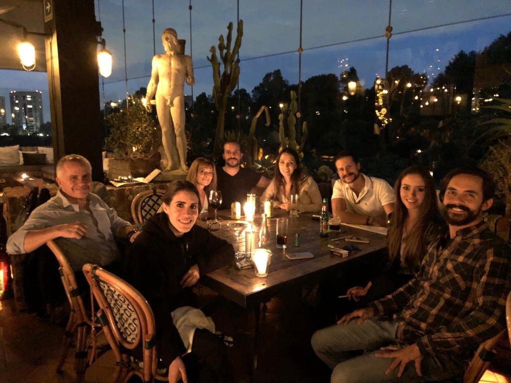 GRACIAS BELLA FAMILIA POR ESTAR SIEMPRE A MI LADO! #GrandesLogros #FrenteEnAlto #EntregaTotal #Compromiso #Honorabilidad #OrgulloProfesional