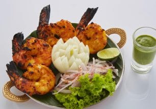 KitchensSubham's tweet photo. #SubhamKitchens #Tandoori #Prawns #PrawnLovers #PrawnTikka #Tikkas #TandooriPrawnTikka #Spicy #Ingredients #Flavour #Taste #aroma #prawnitems #hurryUp #Grab #Eatthere #Takeaway #Dinein #Zomato #SubhamKitchens #Madhapur #Hyderabad https://t.co/0ejvpNzcFj