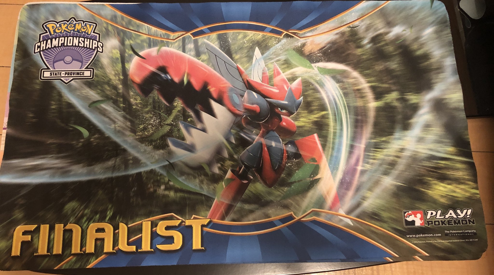 シャロン ポケモンカード 掃除してたら出てきたので 欲しい方いたらリプライかdmください プレイマット Wcs17 メガハッサム メガハッサム Finalist スリーブ ボルケニオン メガレックウザ メガミュウツーy Wcs16 Wcs16 17 選手用 デッキケース