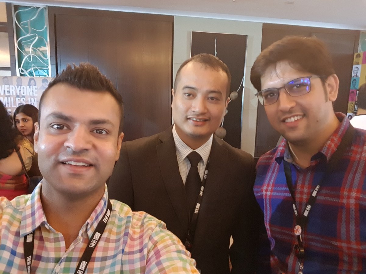 #AdobeForAll  Summit is about meeting people, learning from them, appreciating their stories and acknowledging their perspectives 

#adobelife <a href="/Adobe/">Adobe</a>