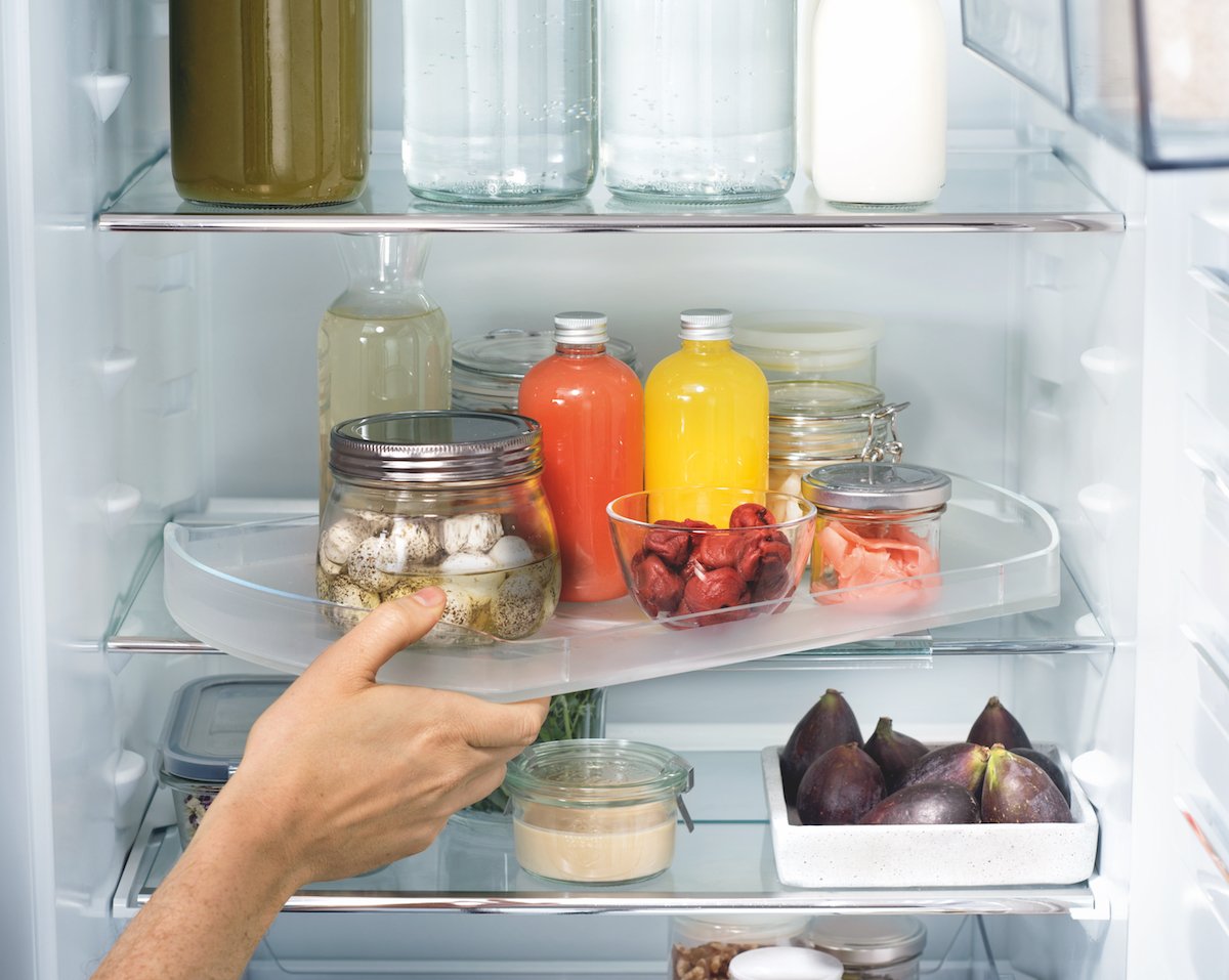 AEG_Global's tweet photo. AEG fridges with SpinView technology feature a fully rotatable shelf, which gives you a clear view of all your ingredients for mastering delicious taste. https://t.co/MQ7T4TQQfp #taste #fridge #spinview #aeg #chill #vegetables https://t.co/2x7N2ViIMF