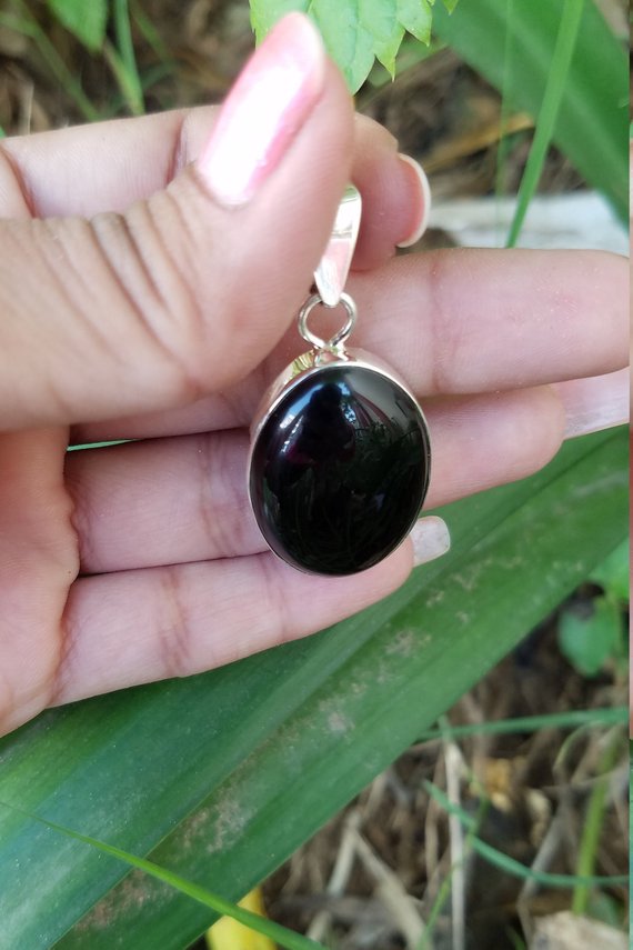 Black Onyx Pendant,Sterling Silver Pendant
Buy At
etsy.com/in-en/listing/…
#blackonyxpendant #925sterlingsilverpendant #ovalshapependant #elegantpendant #finependant #silverpendant #mermaidpendant #daintypendant #wowpendant