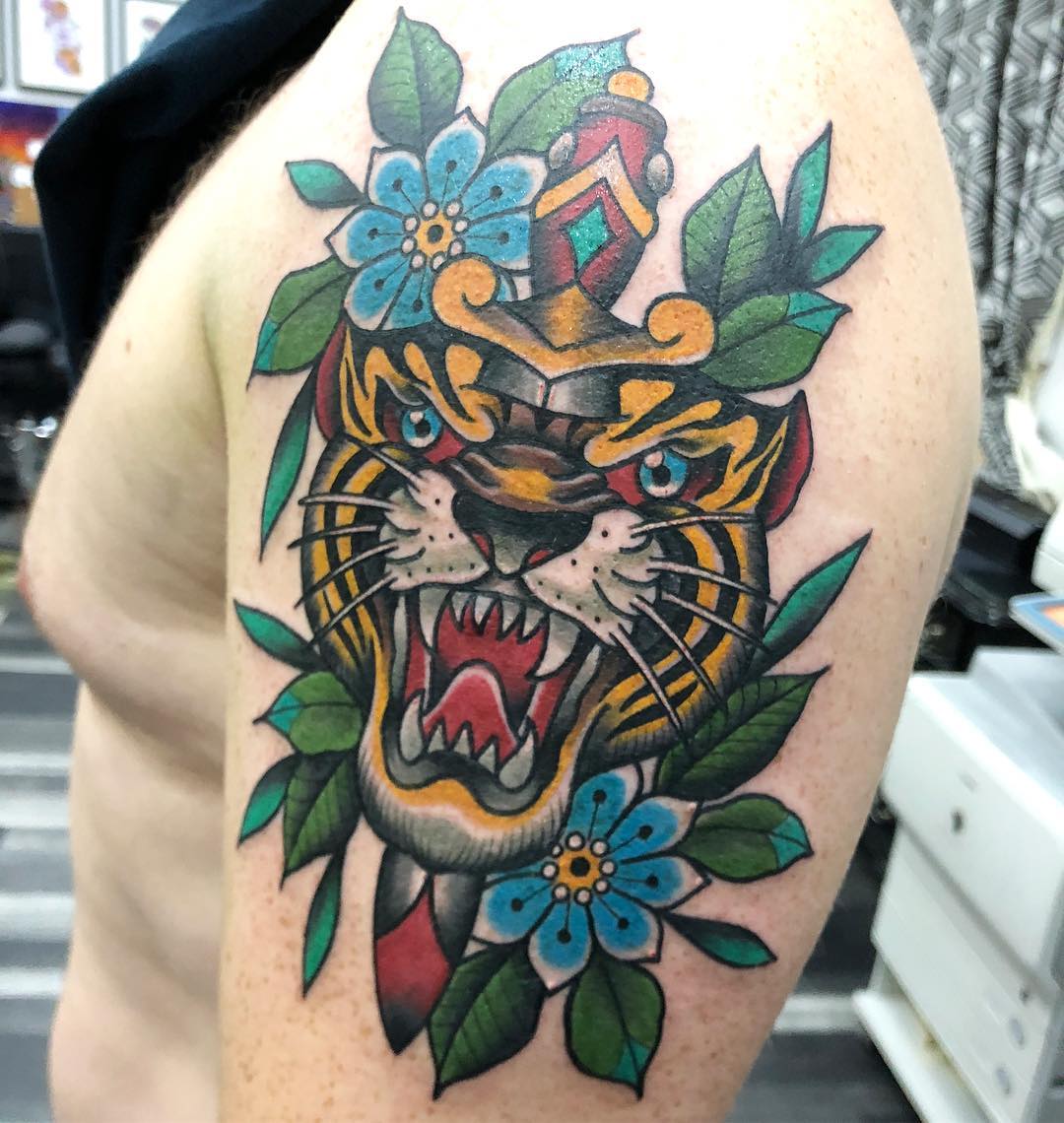 vidalocatattoos's tweet photo. Start of a traditional sleeve by Jamie.
- 
For booking contact us at vidalocatattoobolton@gmail.com ⠀
-
#tattoo #tattoos #tattoideas #tattoodesigns #sleevetattoo #menstattoo #tattooedgirls #newtattoo #firsttattoo #nexttattoo #newink #nextink #firstink #ink #inked #tattodesign https://t.co/m8BCJjodGd