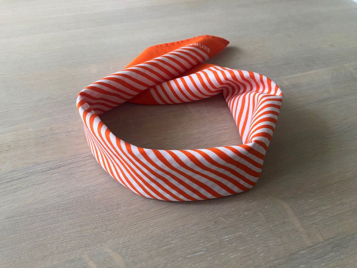 Melsinki_'s tweet photo. Stripy MARIMEKKO Vintage Scarf in Orange and white, Square Cotton Bandana, Scandinavian vintage, 46 cm 18 in, Finnish design scarf https://t.co/iy4qr0sFZc #accessories #scarf #marimekko #vintagescarf #cottonscarf #finnishdesign #squarescarf #stripedscarf #iammiafinland https://t.co/nwqfRePBPH