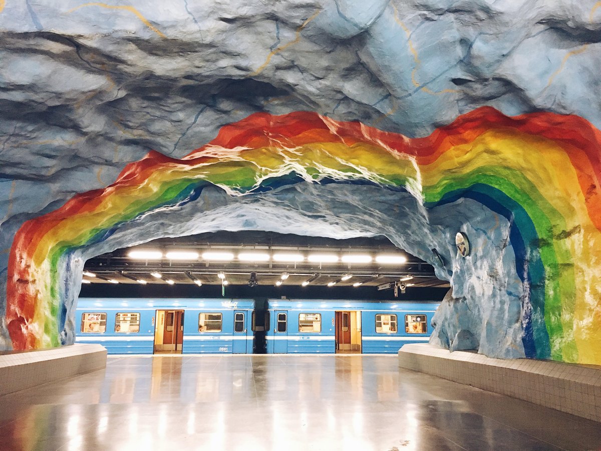 thecreative_net's tweet photo. Un billete de metro es lo que te va a costar visitar una galería de arte espectacular si estás por Estocolmo. Te contamos más en #TheCreativeMag >>> https://t.co/rUm9fvAHpn https://t.co/FUSf5go3tZ