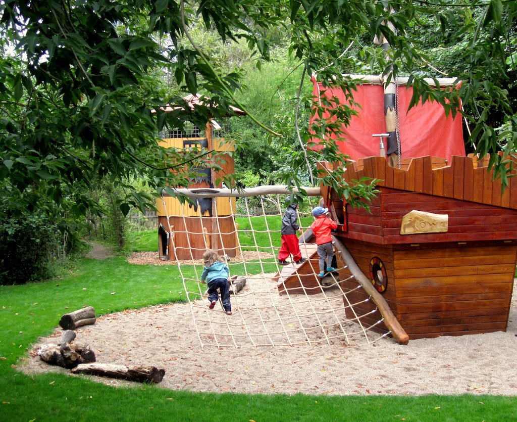 Waldorfschule Rostock on Twitter: "Spielplatzeröffnung im Kindergarten
