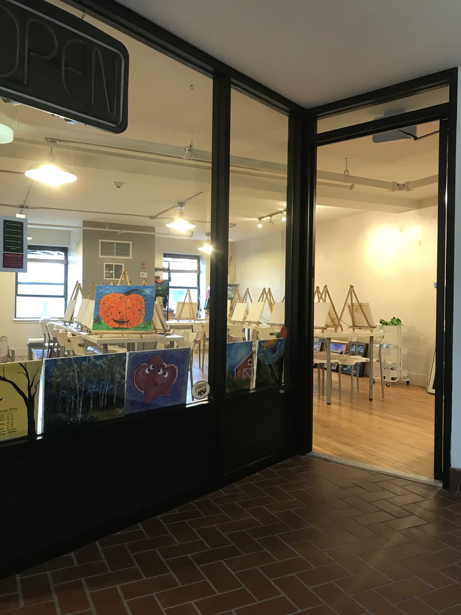 windowsgalleryT's tweet image. Soft opening today. Come on down and visit. 112 Main Street Putnam CT