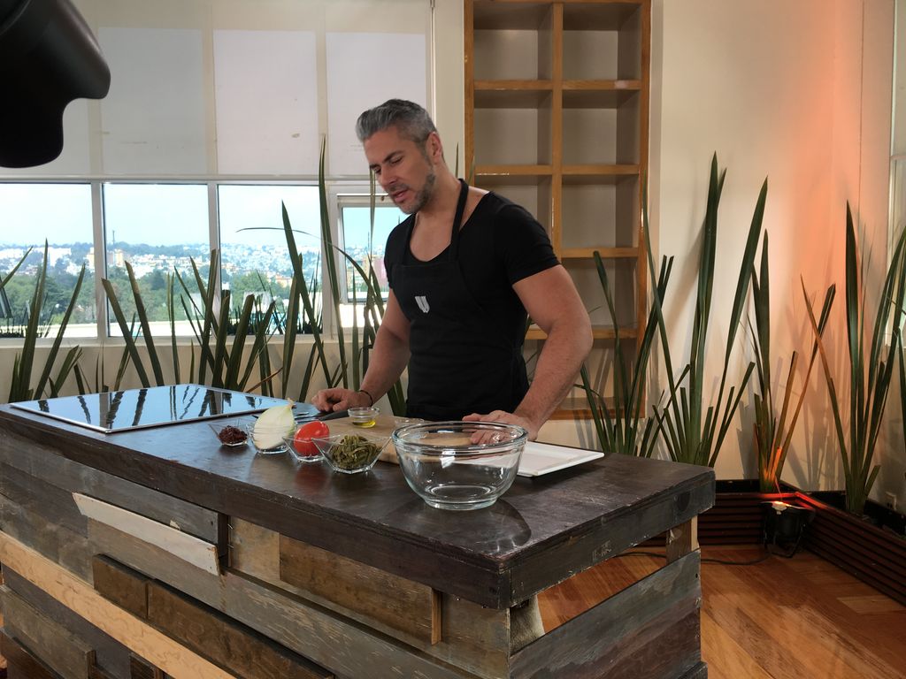 UPonteFit's tweet photo. ¿Te quedaste sin opciones para el desayuno? @ricardocrespoof te comparte estas recetas #UPOnteFit #Food #Recetas 

7:30 por @UCanalOficial https://t.co/JzSjWDLOP2
