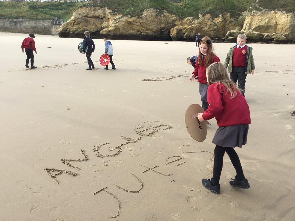 WellfieldMiddle's tweet photo. Perfect morning for an ‘Anglo Saxon Beach Invasion’ #WMSTopic #WMSEnrichment #WMSYear5 https://t.co/xWCE8lb26T