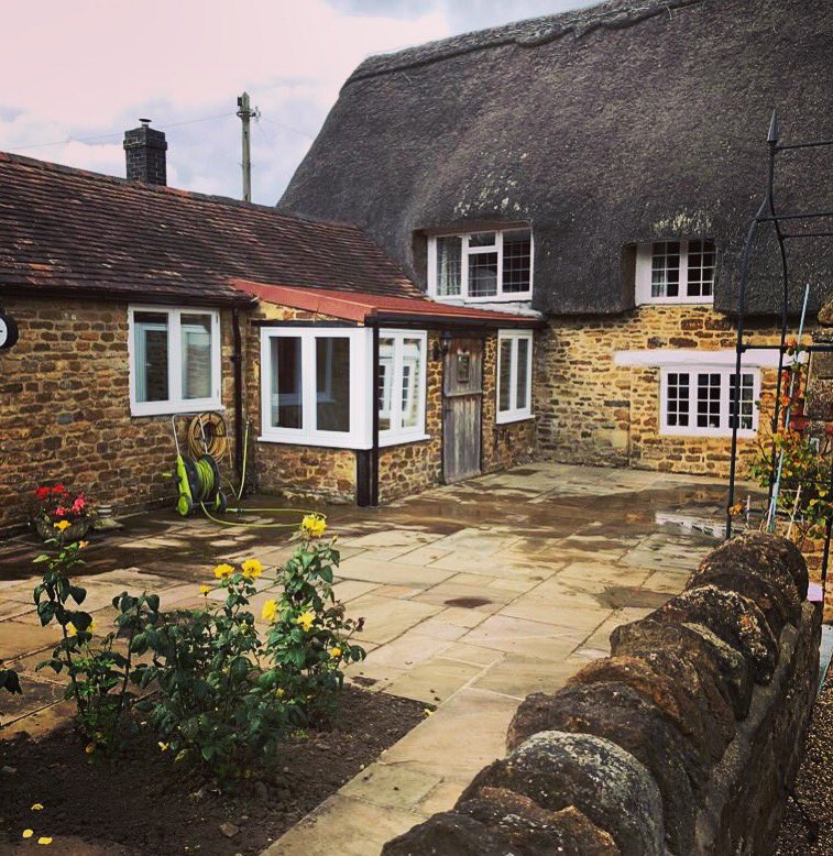 CherwellUK's tweet image. Timber windows + thatched cottage = 👌
One of our recent installs. 
.
#timberwindows #traditionalwindows #thatchedcottage #newwindows #windowsanddoors #banbury #beaconsfield #henley #oxfordshire #buckinghamshire #warwickshire #northamptonshire