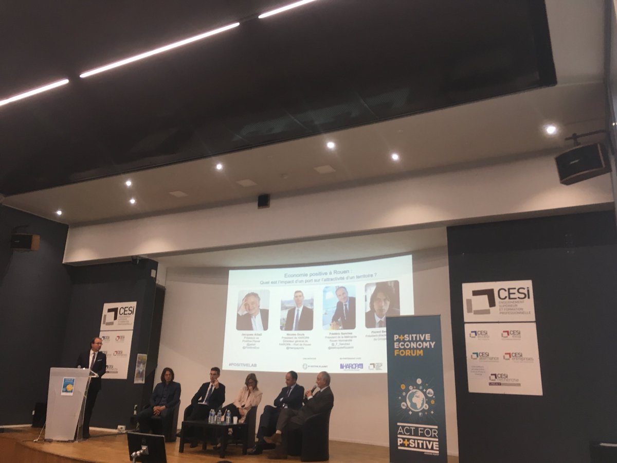PositiveEco's tweet image. Selon @jattali un port est un lieu d’ouverture par excellence qui est encore plus capable que d’autres d’accepter l’innovation et d’impulser l’économie positive #PositiveLab @Haropaports