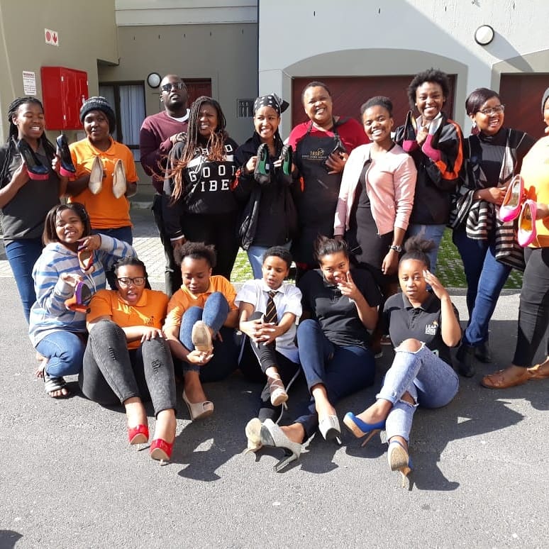 ResSoles2Souls's tweet photo. Guess who's at it again! #Hermajesty has donated some more shoes to Tasa's Organisation🎉👠👠, they take care of young girls from different townships. Thank you for helping us make a difference in these young girl's lives. 🙌
#Hermajesty
#shoedrive2018 https://t.co/9XaVbRVP1J