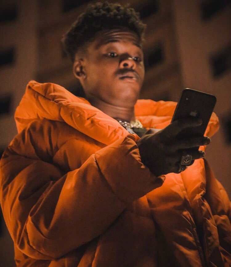 Am I the only one brave enough to say Kwesta is overrated #VurVai