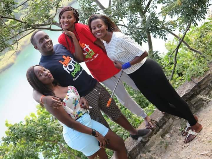HelloFortPortal's tweet photo. Everyone who visits the beautiful @fort_city becomes family... #HelloFortPortal #Uganda https://t.co/FJ62j3BUqB