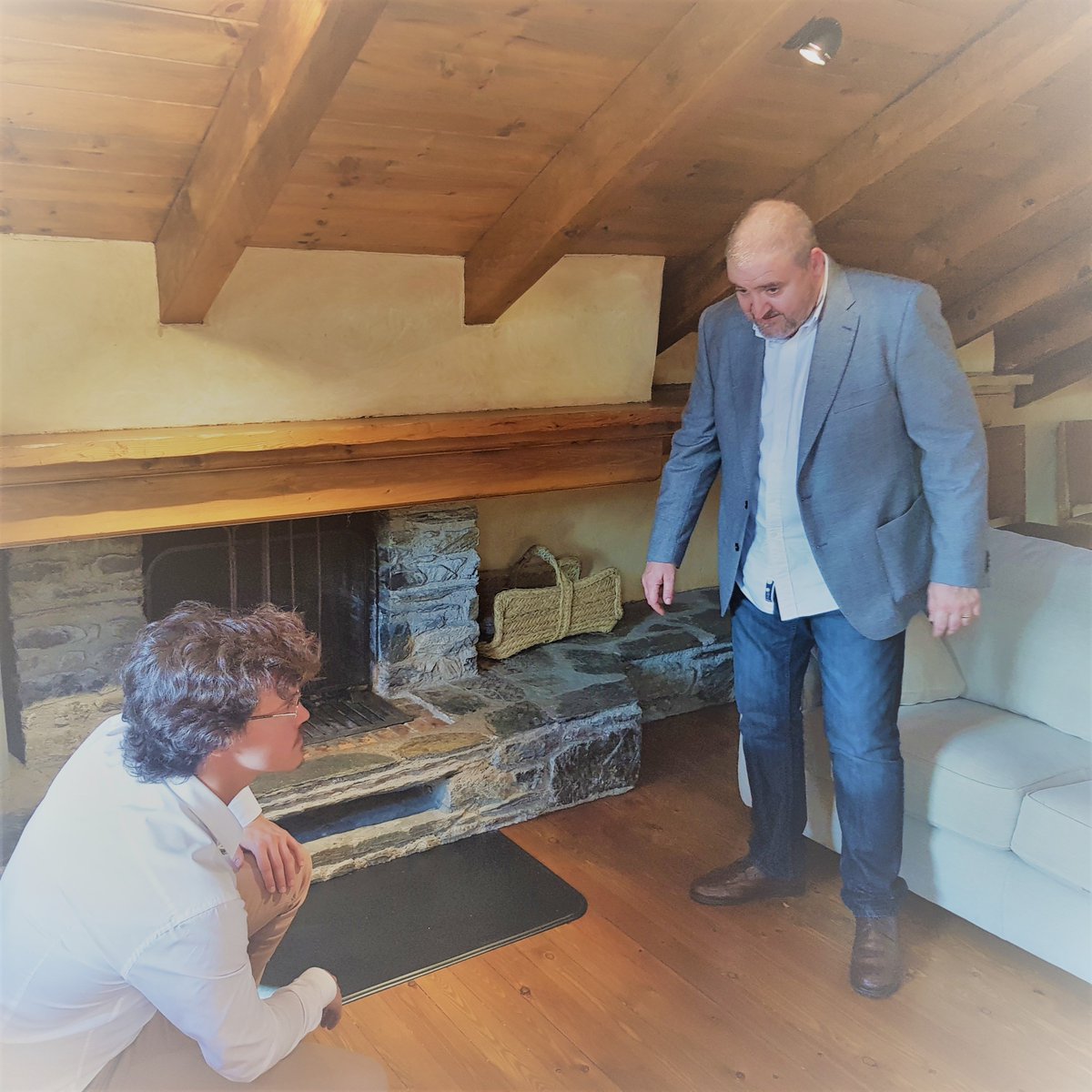 AugeRealEstate's tweet photo. En @AugeRealEstate estudiamos/valoramos en profundidad las propiedades que entran en cartera!! #exclusividad #augérealestate #propiedades #andorra #agenciainmobiliria #ordino #lujo #investinandorra #realestate #augégrup #team #ResearchHighlight #properties https://t.co/E1vCHESyNM