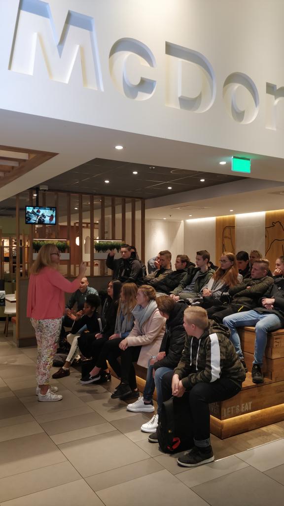 Foodsafari eerstejaars mbo studenten Food Hospitality&amp; Leadership en Generation Food. Stop 1: McDonald's <a href="/SVO_Opleidingen/">SVOvakopleiding food</a>