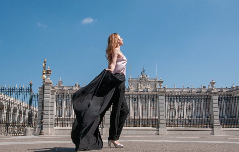 Una imagen que resume el espíritu de nuestra firma: libertad y elegancia.
Colaboración con Lourdes Iglesias. Rassim's Agencia de Modelos.
Fotografía Xana de Jesús

#moda #fashion #lool #lookoftheday #elegante #elegante #modaespañola