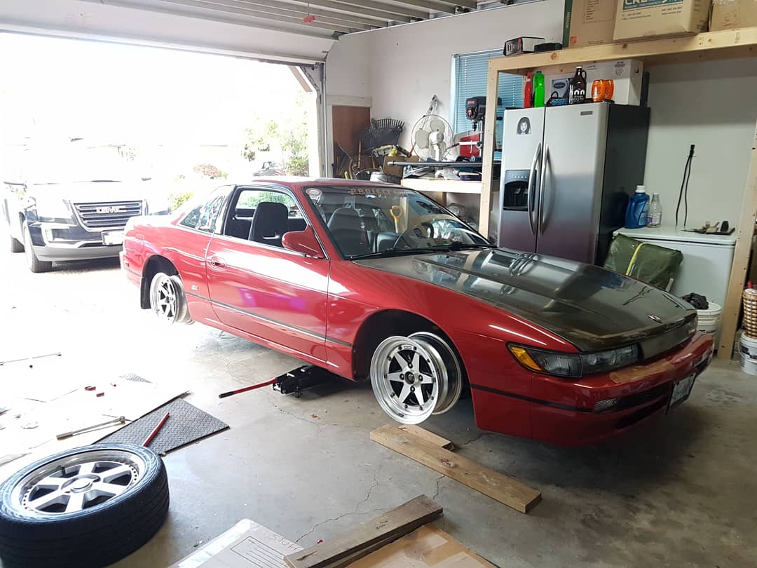 robsil40's tweet photo. Test fit my longchamps on the weekend
#nissan #240sx #silvia #s13silvia #s13 #ps13 #sil40 #silforty #jdm #schassis #carbonfiber #carbonfibre #nissan240sx #nissansilvia #eastbear #eastbearmirrors #ssr #longchamps #xr4 #longchampxr4 #ssrlongchampxr4 #speedstarracing #ssrxr4 https://t.co/Efe3lVvI9b
