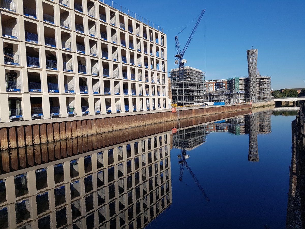 andrewcobden1's tweet photo. A bit of calm reflection in the city at Sugar House Island this morning. #vastintuk #sugarhouseisland #CreativeSpaces @WaughThistleton @ARCML https://t.co/qBi0awgLgv