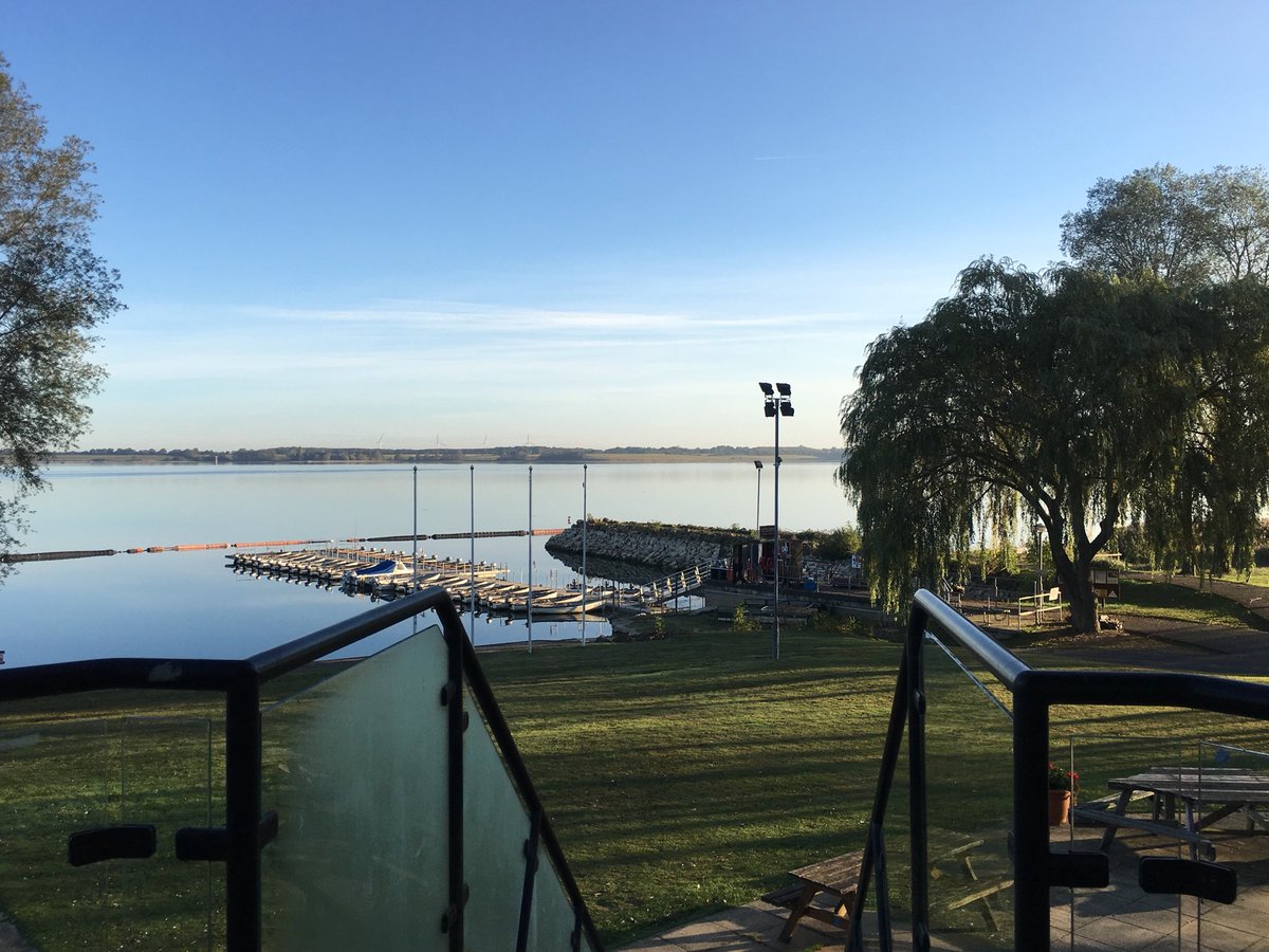 Stunning scenes from @GrafhamWater1 Harbour View Cafe this morning. The perfect place to enjoy this autumnal sunshine! 🍂🌞