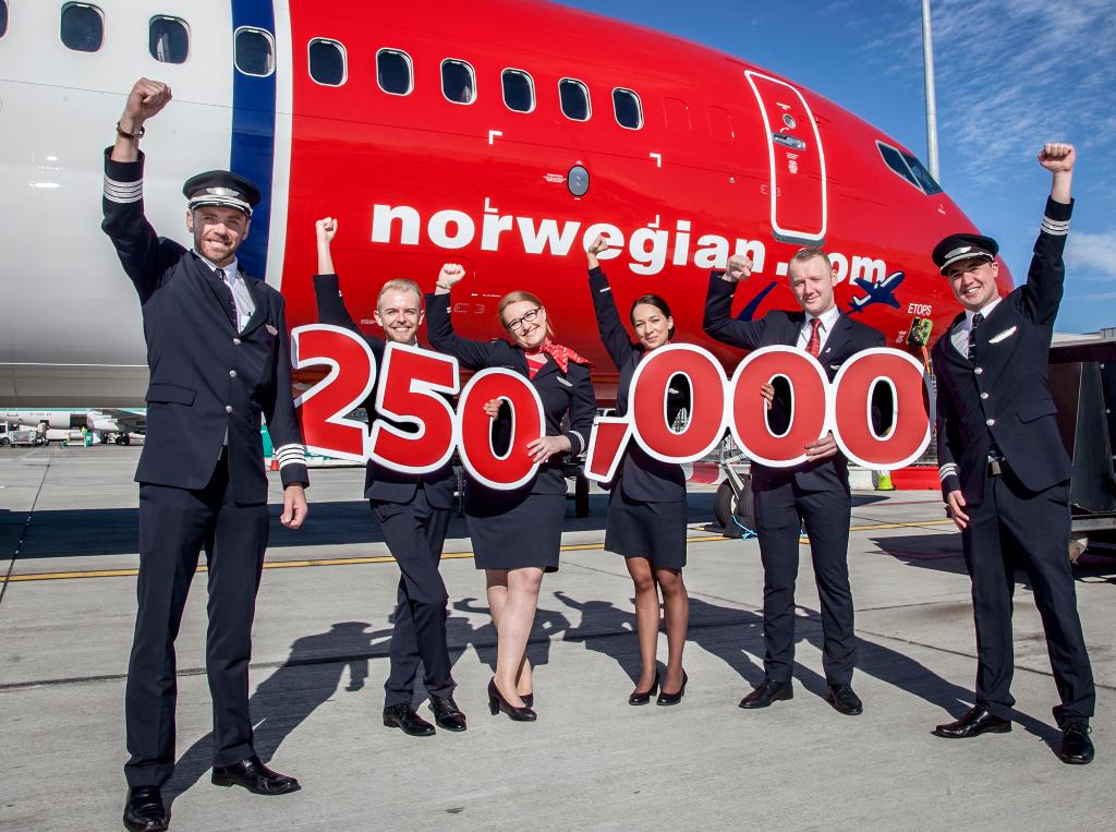 Fly_Norwegian's tweet photo. We would like to say a HUGE thank you to our 250,000 customers who chose to #FlyNorwegian between @DublinAirport and the #USA! To celebrate, we're giving a pair of tickets on our newest route from Dublin to Hamilton (#Toronto) #Canada keep an eye out! https://t.co/1bV8q3cW5q https://t.co/crCitePDrz