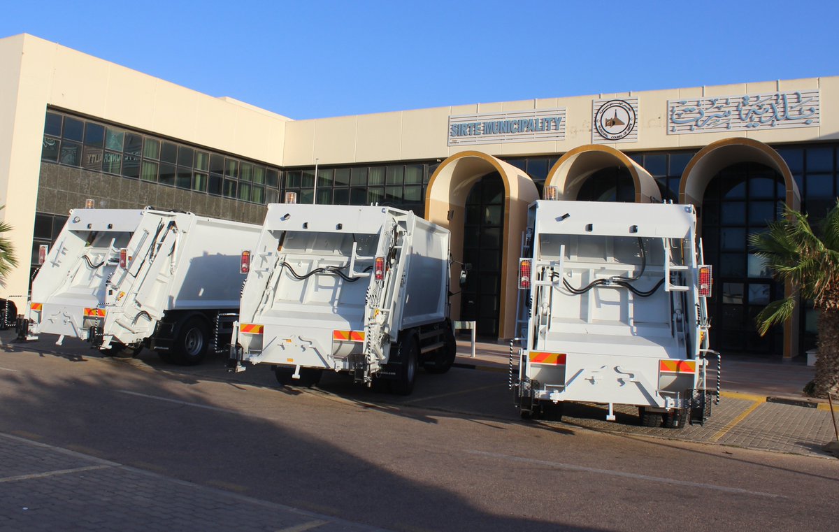 Twitter पर Undp Libya سرت تستلم المزيد من شاحنات جمع القمامة سل م صندوق تحقيق الاستقرار في ليبيا 3 شاحنات جمع نفايات جديدة إلى بلدية سرت وذلك لتعزيز قدرة عمل الشركة العامة لخدمات