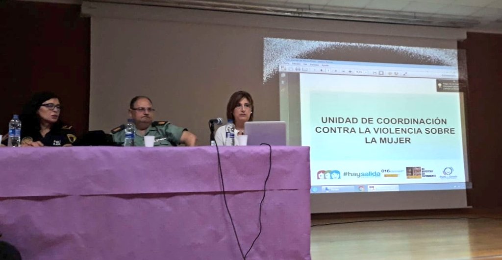 DelegGobCVA's tweet photo. María Ángeles Merino, de la Unidad de coordinación contra la violencia sobre la mujer de @DelGobVG en las Jornadas del #ivaspe "los nuevos retos de la actuación policial frente a la violencia de genero" #Llauri #RiberaBaixa https://t.co/Brs3eUPlp5