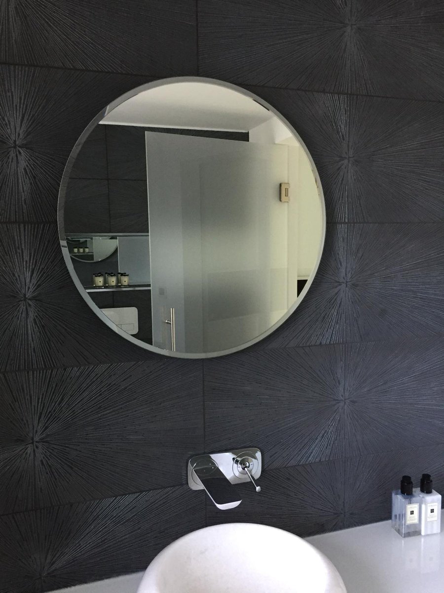 GlassDesignSol2's tweet photo. In need of a stunning Mirror? Contact us at sales@glassdesignsolutions.co.uk and let us know your requirements. https://t.co/xnswYKVXPu