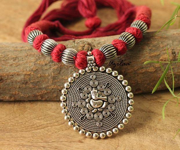 MyAzilaa's tweet photo. If you love dressing and experimenting too, then thread #necklaces are here to ooze you at best and to next level even. #Pendants #silver
Look for the most colorful and stunning thread necklaces at https://t.co/x7bC7FY1ZL. #myazilaa #azilaa #designerjewellery 💗✨💗 https://t.co/3BtDLyfop7