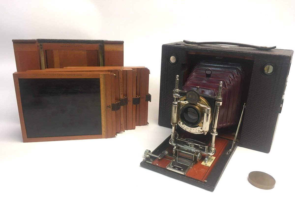 funkyuk's tweet photo. So, #findsoftheweek, I acquired this at the weekend, and the slides had plates in them, so I ruined my Dev and fix with a couple of them, and nothing came out.  Then I opened the last slide in the light, and these were in them... which is cool.... https://t.co/8jMoCcSzhH