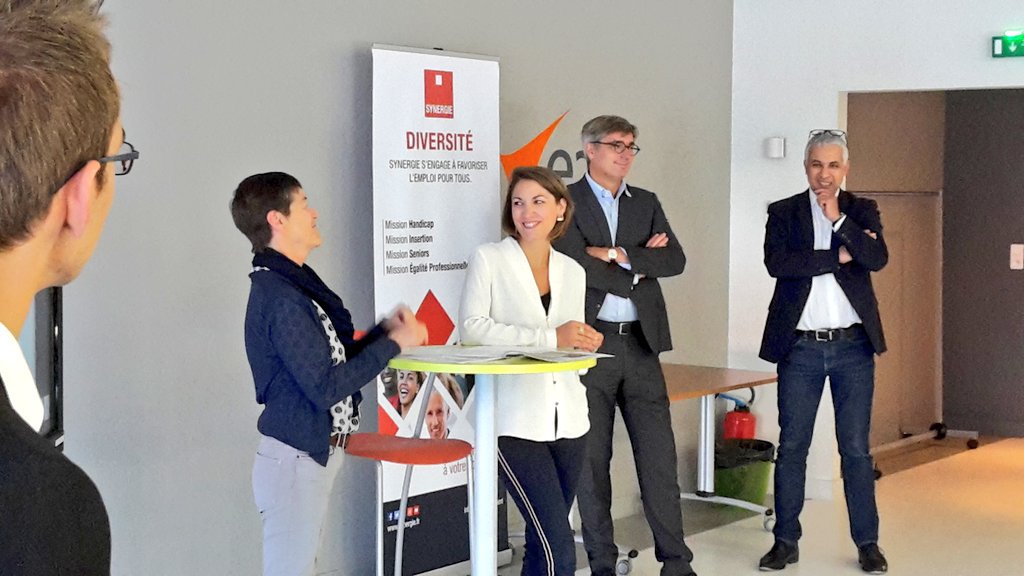 E2CNantes's tweet photo. Une nouvelle étape pour le Dressing Partagé Professionnel et Sportif de l'#E2C #Nantes : partenariat avec @Synergie en présence de son Secrétaire Général.
Un objectif commun : trouver des solutions pour aider les jeunes à accéder à l'#emploi !
#insertion #diversité https://t.co/8Nj9gAoIvf