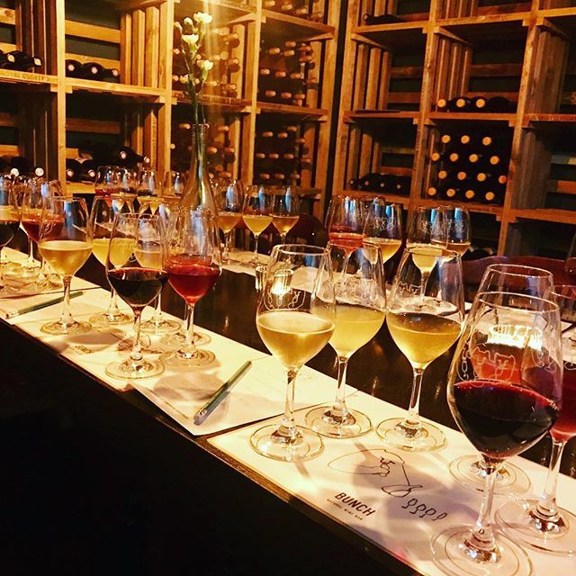 bunchwinebar's tweet photo. Our private tastings are proving to be really popular over the upcoming Autumn/Winter months 🍂 🍷 
Get in touch if you’re interested in booking one in before we fill up. 
Minimum 8 people, 6 wines, £25pp for a unique wine experience 🥂 https://t.co/PvdWoV5Dd6 https://t.co/gdSSXCxcxu
