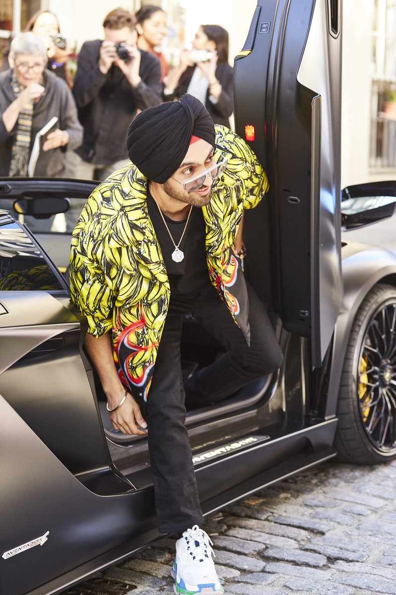 diljitdosanjh's tweet photo. Ve Tu Ikko Rang Di Pagg Nah Banya
Kar
Mere Bebe Roz Ghoordi Aa
Ikko Rang Da Suit Pon To..... 😜

ਇਲਤੀ ਜਿਹਾ 😘 https://t.co/IkBrOfwUPS
